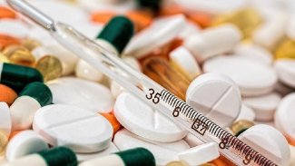 İran’da ilaç sıkıntısı başladı