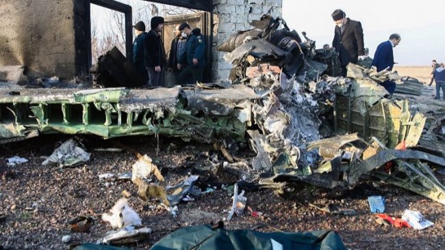 İran'da düşen uçakla ilgili açıklama: Füze veya bomba olabilir