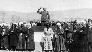 Bugün Mahabad Kürt Cumhuriyeti'nin 74'üncü yıl dönümü