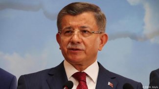 Davutoğlu, Selahattin Demirtaş ile yaptığı telefon görüşmesini 5 yıl sonra ilk kez açıkladı