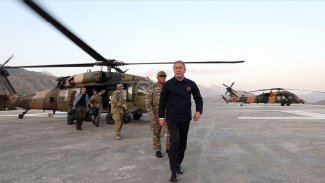 Akar, TSK komuta kademesiyle Suriye sınırına gitti