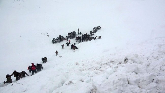 Van'da yine çığ düştü