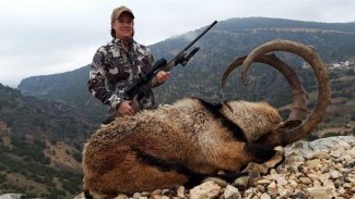 ABD'den Adıyaman'a gelen kadın ender dağ keçisini öldürdü