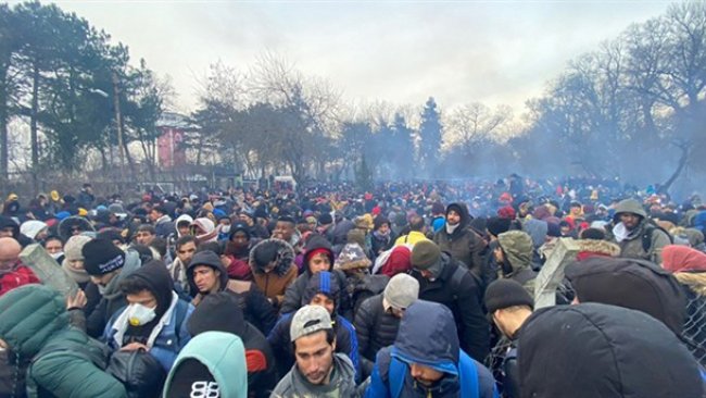 Medyaya karşı çifte standart: Muhabirler gözaltına alındı