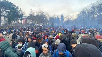 Medyaya karşı çifte standart: Muhabirler gözaltına alındı