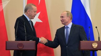 Rus uzman: Putin ile Erdoğan ölmemiş ayının postunu bölüşüyor