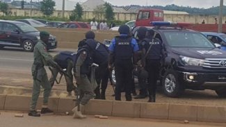 Nijerya’da sokağa çıkma yasağına uymayan 18 sivil öldürüldü!