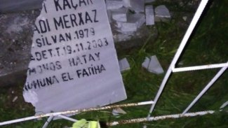 Mezar taşlarında da Kürtçeye yer yok