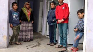 Urfa'da bir aile yoksulluktan çocuklarını yurda verecek