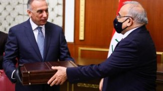 Kazimi, eski Başbakan Abdülmehdi’den görevini devraldı