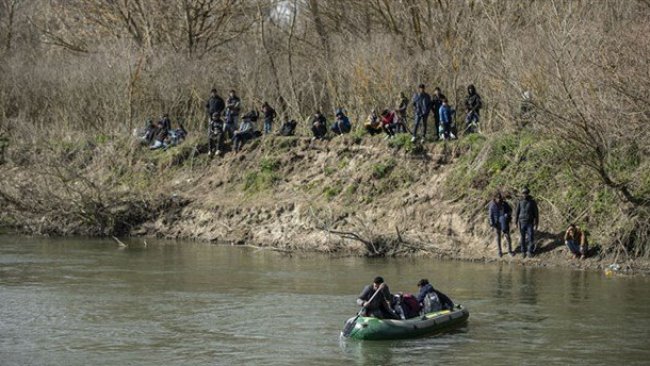 Yunanistan’dan Türkiye sınırına 200 kilometrelik bariyer