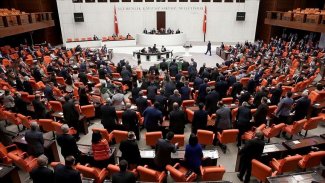 TBMM, protestolar nedeniyle kapatıldı