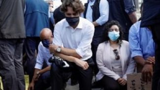Trudeau, George Floyd'un ölümünü diz çökerek protesto etti