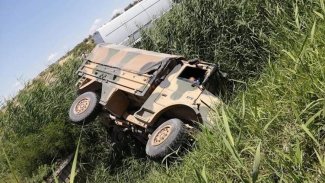 Antep'te askeri araç devrildi: 4 yaralı