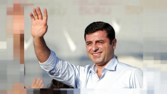 Selahattin Demirtaş’ı sosyal medyadan takip etmek işten çıkarılma gerekçesi sayıldı