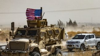 Suriye askerleri Kamışlo'ya giden ABD konvoyuna ateş açtı
