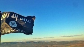 IŞİD yeniden bayrak dikti!
