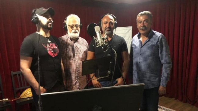 Dört sanatçı Pêşawa Qazi Muhammed ve Peşmerge Hucam Surçi için söyledi