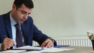 Selahattin Demirtaş'tan mektup: Kendin olma, başkası ol!