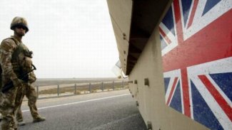 Bağdat’ta İngiliz diplomatları taşıyan araca saldırı