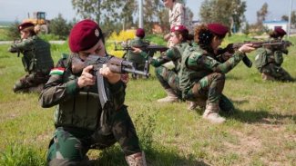 Uluslararası Koalisyon'dan kadın Peşmergelere övgü