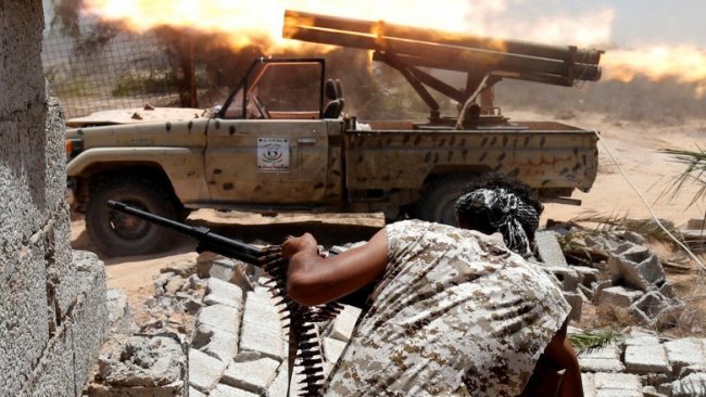 Guardian: Türkiye ve BAE, Libya’ya silah ambargosunu alenen deliyor