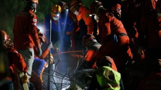 İzmir'deki depremde can kaybı 100'e yükseldi