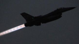 Türk savaş uçakları Şengal’de bir aracı vurdu!