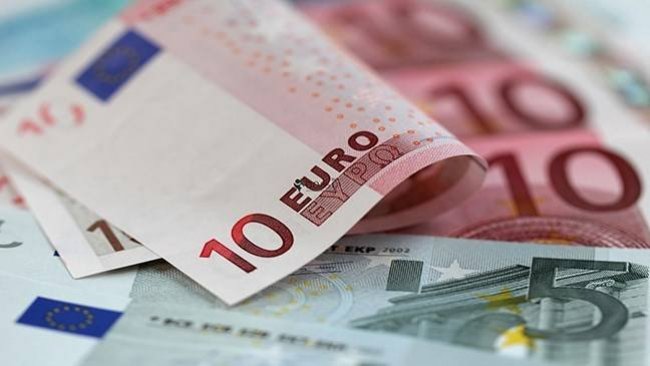 Euro 9 liranın altına geriledi