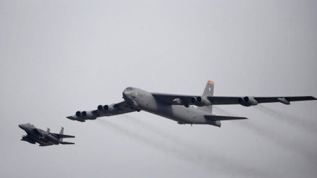 ABD, Ortadoğu'ya B-52 bombardıman uçağı gönderdi
