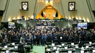 İran'da 'nükleer faaliyetleri hızlandırma' tasarısı onaylandı