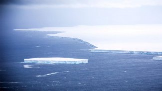 Dünyanın en büyük buzulu koptu