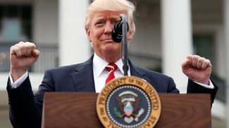 Trump'tan 3 ülke liderine madalya