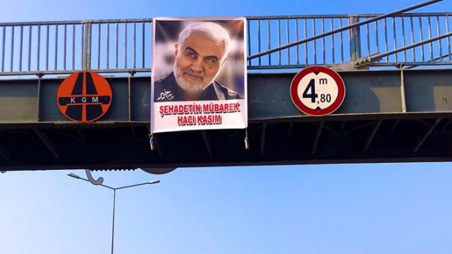 Iğdır'da Kasım Süleymani posteri asıldı