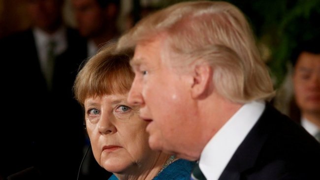 Merkel: Trump'ın hesabının kapatılması sorunlu