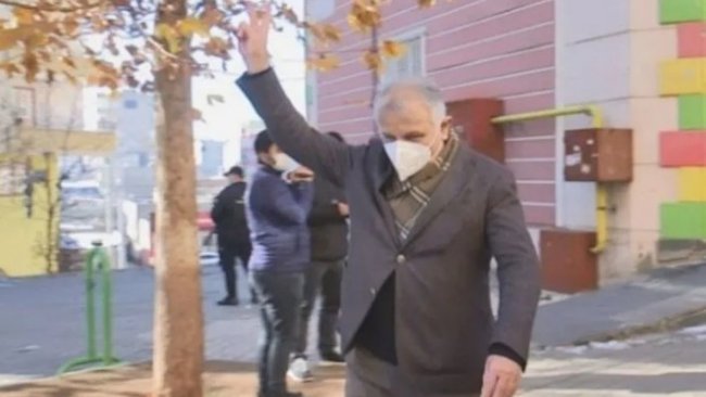 Zafer işareti yaptığı için hedef gösterilen HDP'li vekilden açıklama