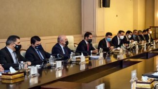 Kürdistan Bölgesi Hükümeti heyeti Irak Parlamentosu Başkanlığı’yla bir araya geldi