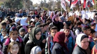 Suriye hükumet güçleri iki Kürt semtini ablukaya aldı!