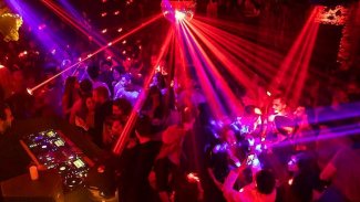 Hollanda'da 1.300 kişiyle koronavirüs deneyi 