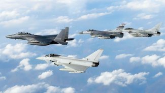 7 ülkenin uçakları Rus uçaklarına karşı havalandı