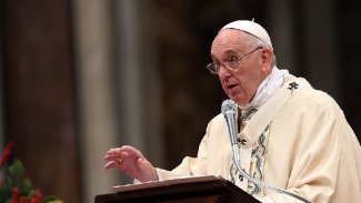 Papa: Pandemi döneminde çatışmak ve silahlanmak skandaldır