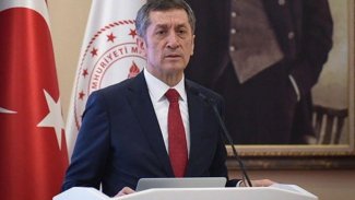 Bakan Ziya Selçuk: Türkçe dışında hiçbir dil öğretilemez