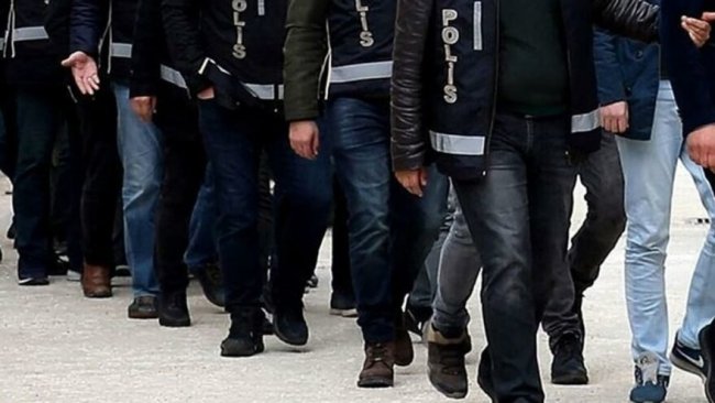 Emekli amirallerin gözaltı süresi uzatıldı