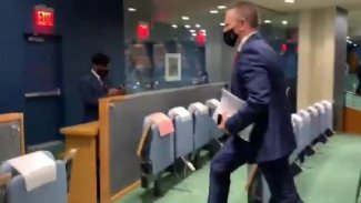 Filistin Büyükelçisi konuşurken İsrail Büyükelçisi salonu terk etti