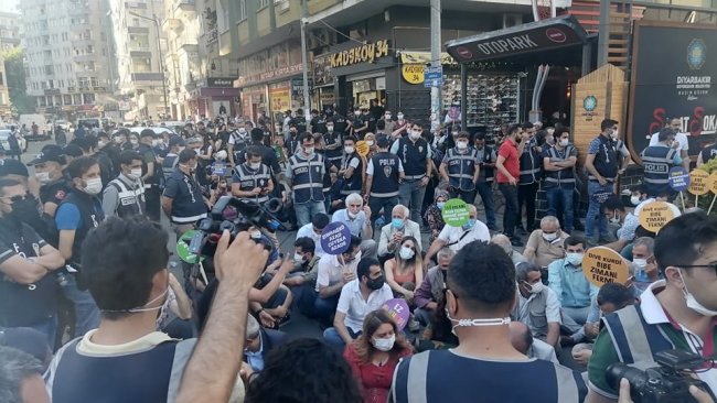 Diyarbakır'da anadil mitingi engellendi