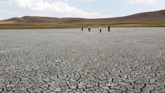 Van'da  Akgöl'den sonra Saray Tuz Gölü de kurudu