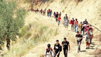 AB, Afganistan’dan göçü engellemek için harekete geçiyor