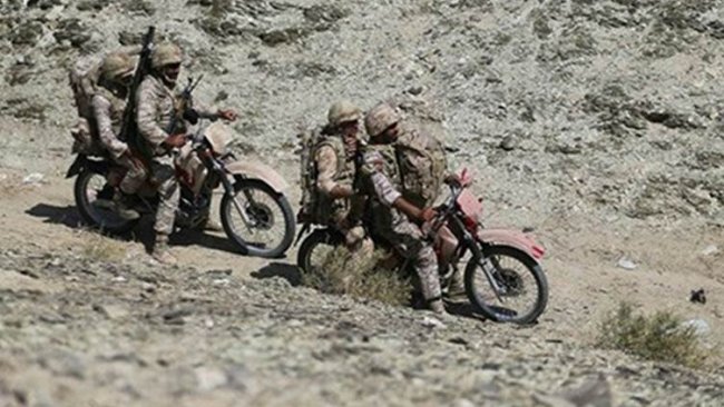 İran'da çatışma: 4 asker öldü
