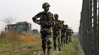 Pakistan, Afgan sınırına asker yığınağına başladı