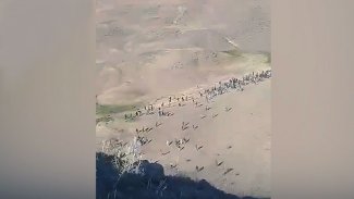 Türkiye-İran sınırından yeni görüntüler: Yüzlerce Afgan toplu halde sınırı geçti